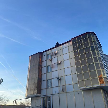 Уютная Рядом С Парком Uralsk Exterior foto